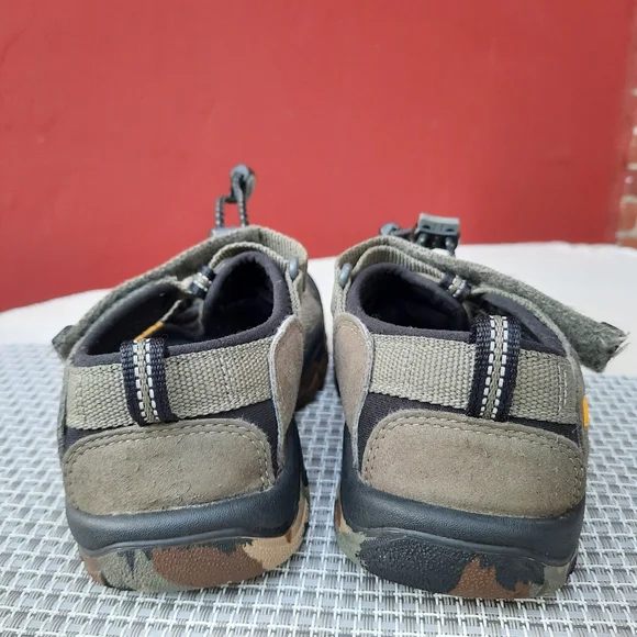 Keen Newport H2 Fisherman Camo Sport Sandals Water Shoe 1 Sneaker Hiking Travel - Picture 3 of 12